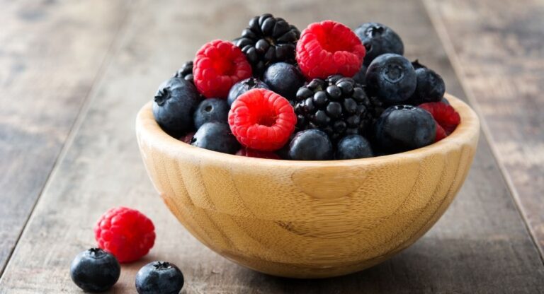 7 Best Low-Carb Fruits to Include in Your Diet